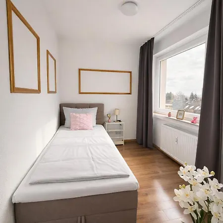 Penthouse Mit Deisterblick&balkon Apartment *